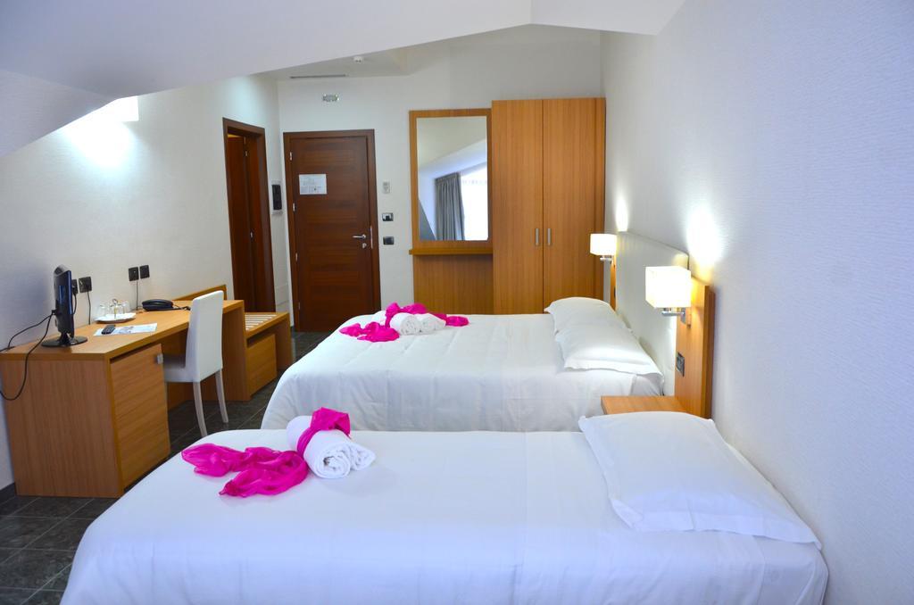 Vea Resort Hotel Mercato San Severino Room photo