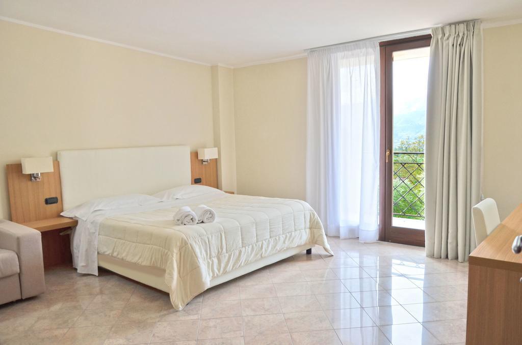 Vea Resort Hotel Mercato San Severino Room photo