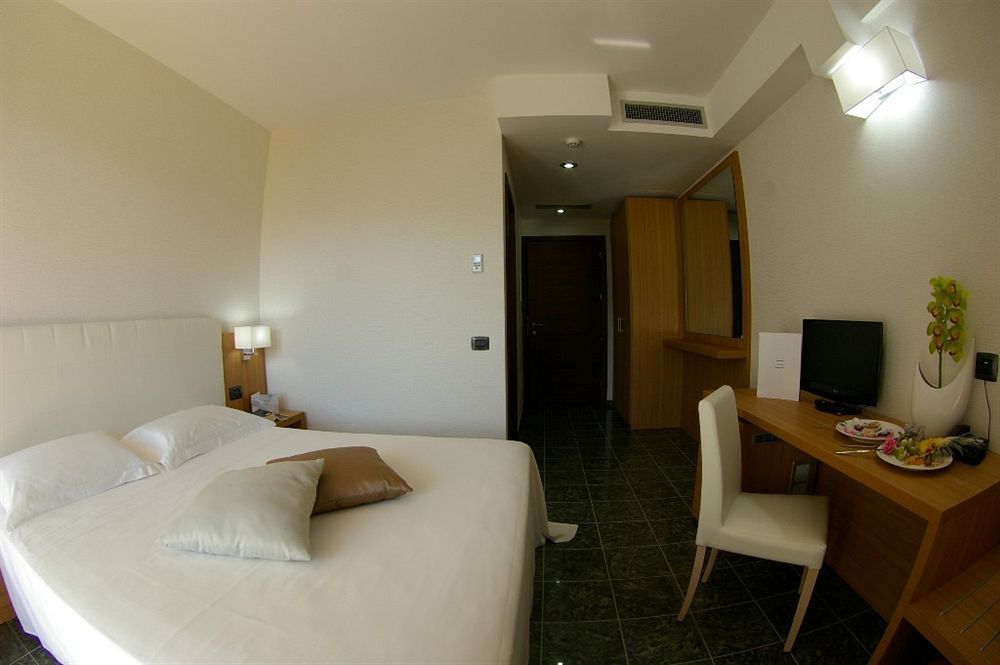 Vea Resort Hotel Mercato San Severino Exterior photo