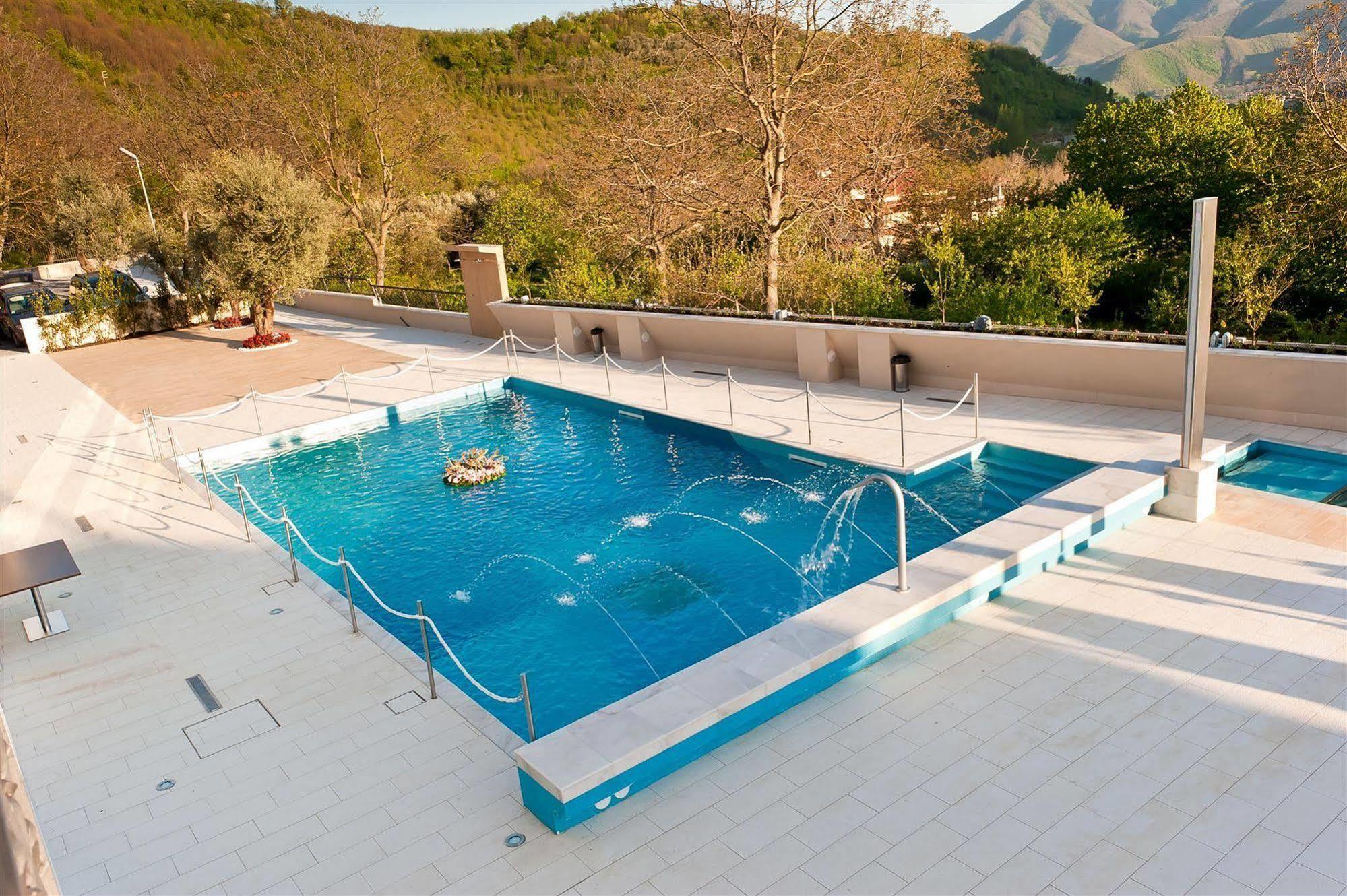 Vea Resort Hotel Mercato San Severino Exterior photo